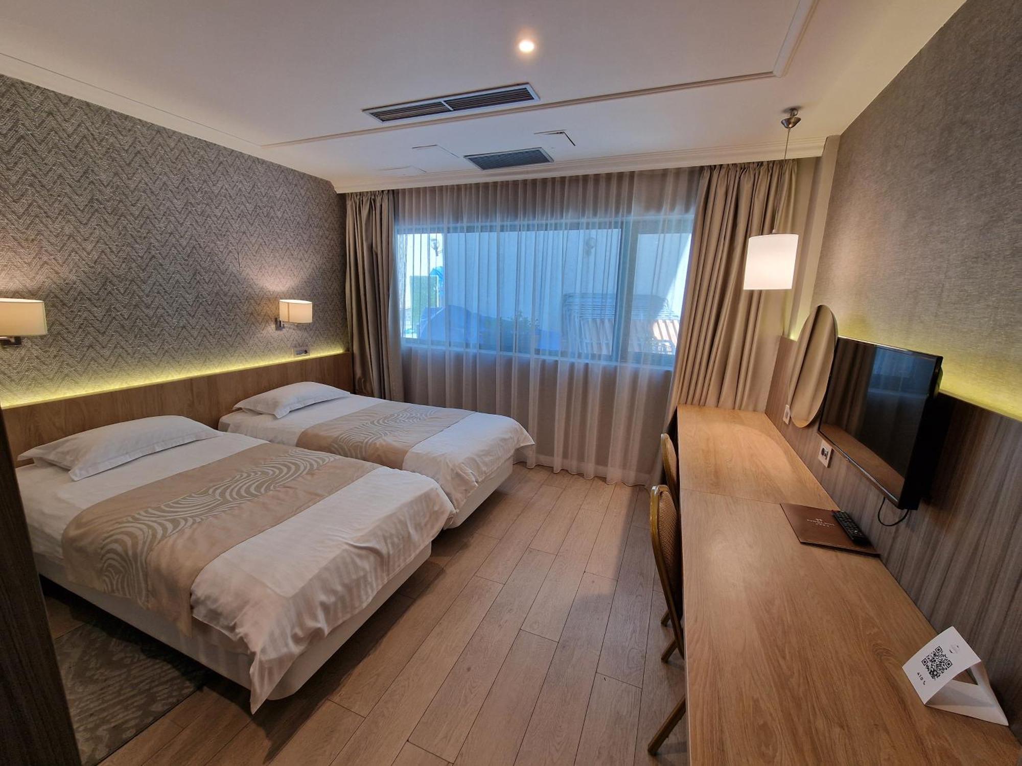 Hotel Sunny Hill كلوج-نابوكا المظهر الخارجي الصورة