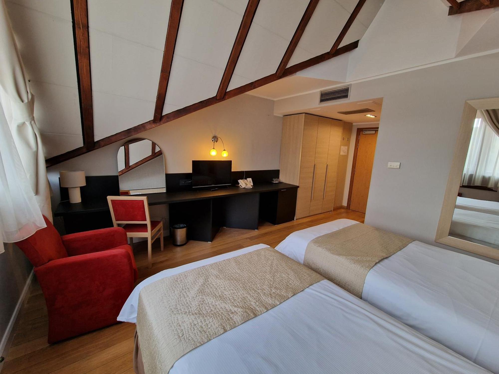 Hotel Sunny Hill كلوج-نابوكا المظهر الخارجي الصورة